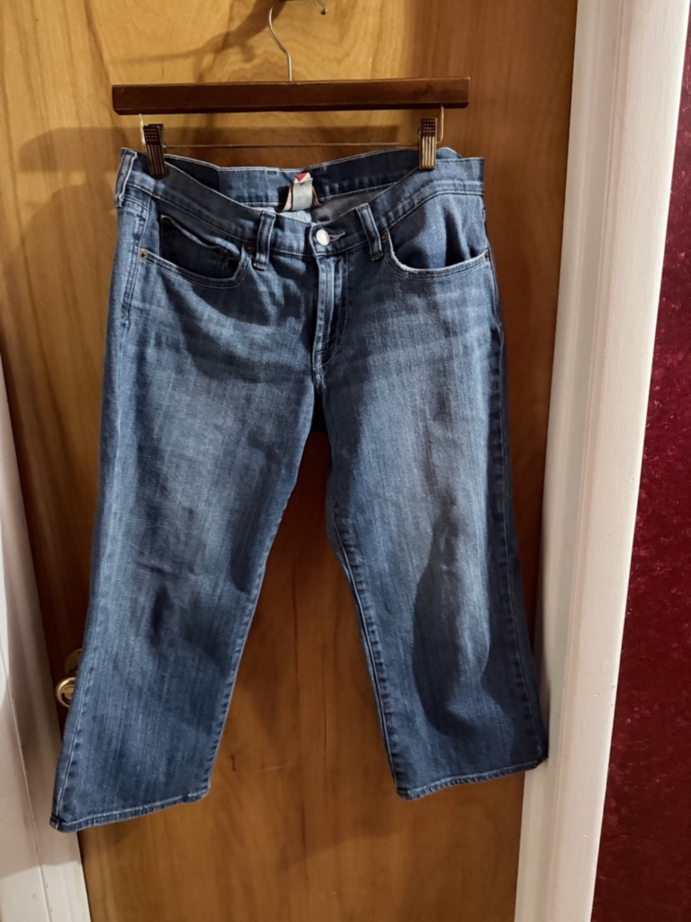10 Lucky Brand Blue Denim crop Jeans with Red Tag